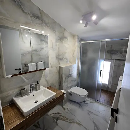 Apartament Alex's Deluxe Retreat Polychrono
